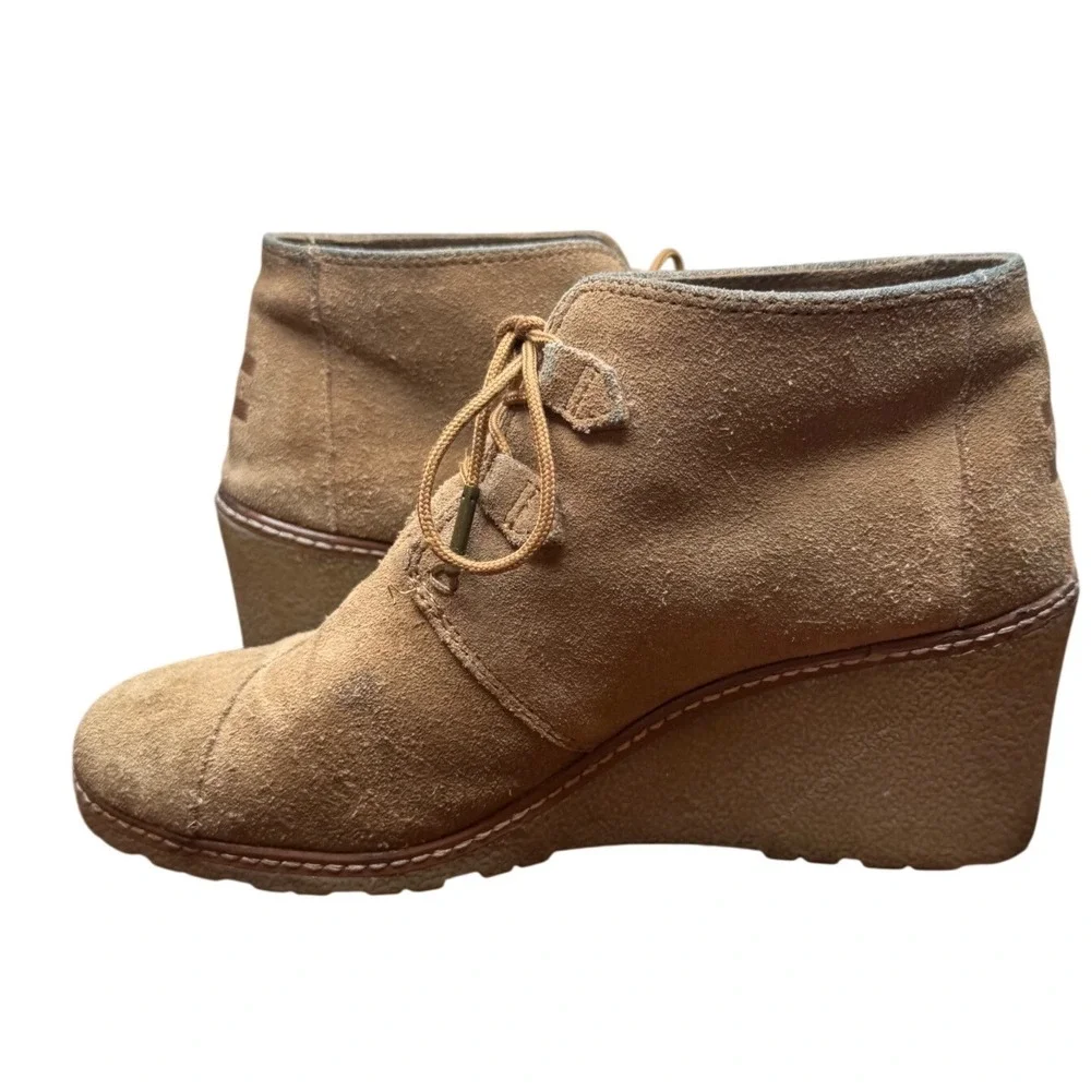 TOMS Kala Desert Wedge Tan Suede Lace Up Ankle Booties Womens 9.5 10010941‎